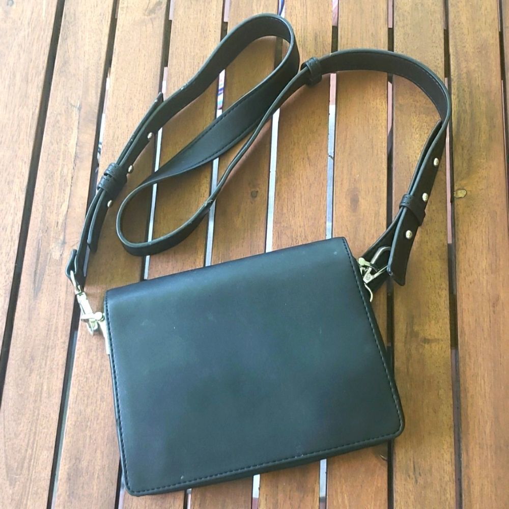 Forever 21 Vegan Crossbody Bag